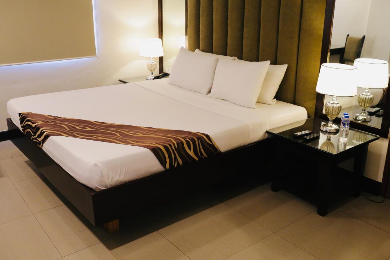Amalfi718 Hotel Lipa City Exterior photo